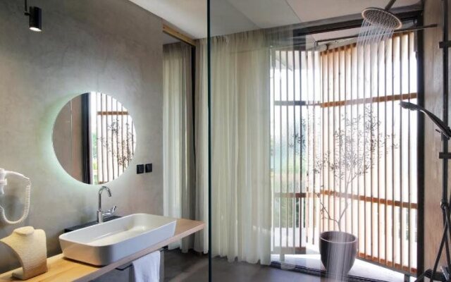 Despotiko Apartment Hotel & Suites