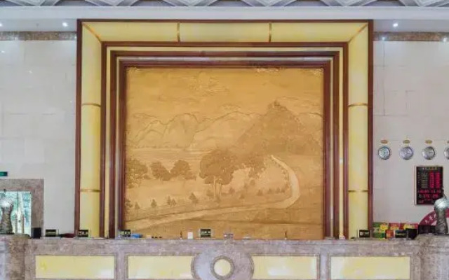 Oriental Crown Holiday Hotel