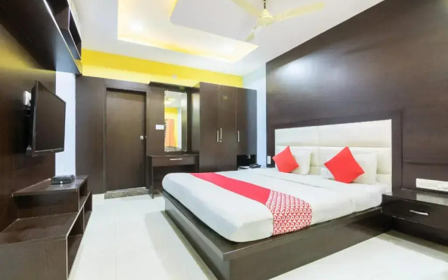 OYO 15965 Hotel Nandi Gateway
