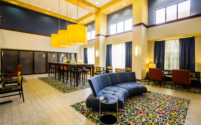 Hampton Inn & Suites Natchez