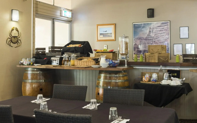 Albatross Bay Resort