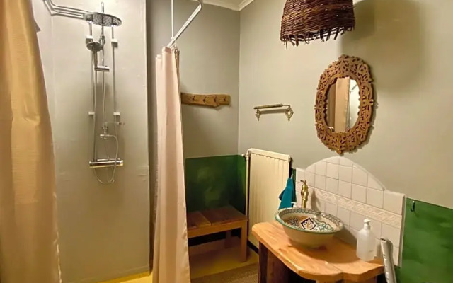 Fridhem Vandrarhem/Hostel