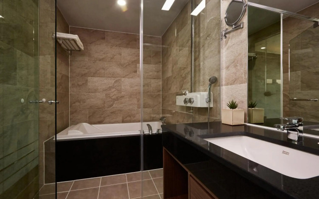 Raonstay In Perla Hotel