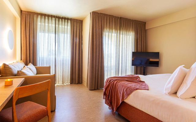 Ozadi Altura Beach Resort  - Image 4