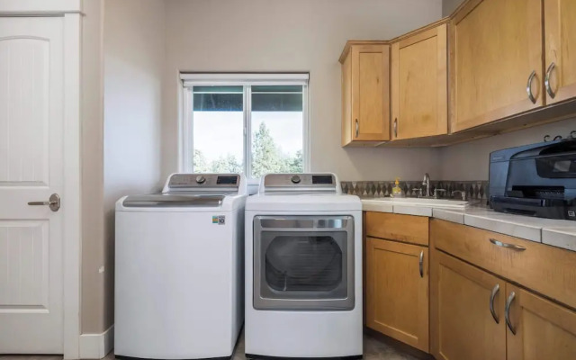 6BR 5 King Beds EV 10min Downtown