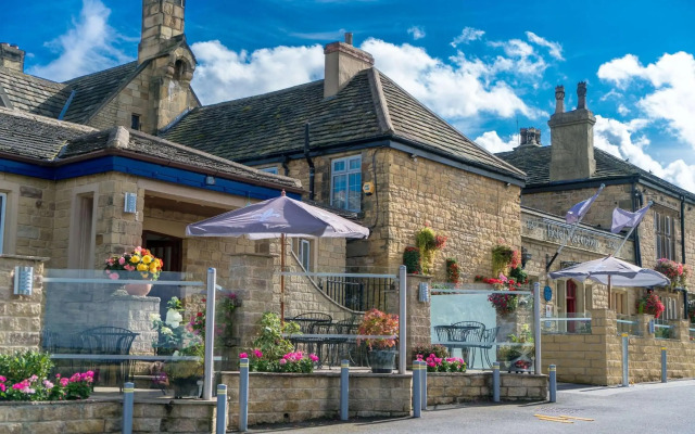 Rogerthorpe Manor Hotel