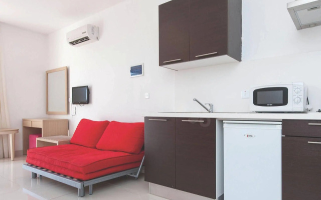 Marlita Beach Hotel Apartments