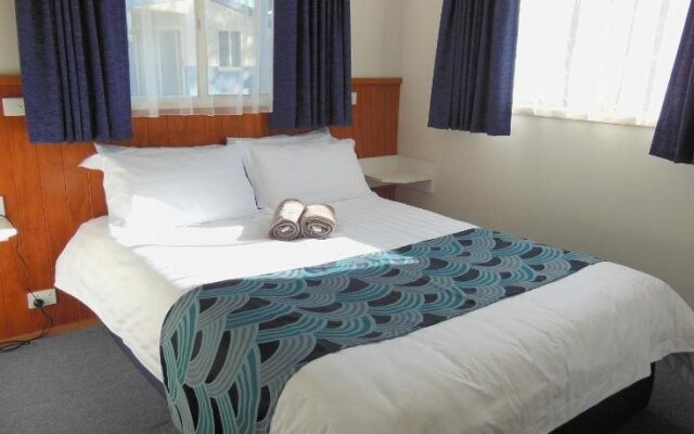 Waters Edge Holiday Park