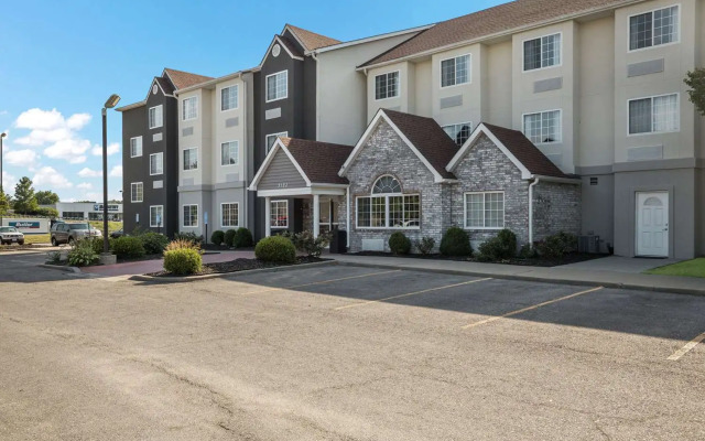 Sonesta Essential Hotels & Suites Kansas City/Blue Springs