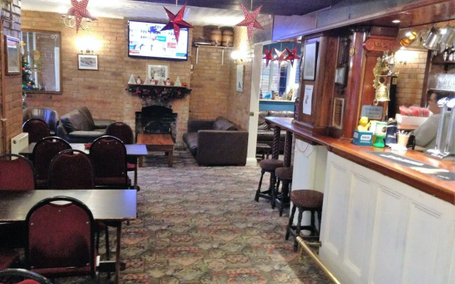 Halfway House Inn Country Lodge