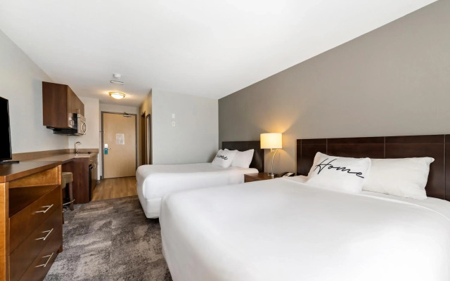Home Inn and Suites Lloydminster