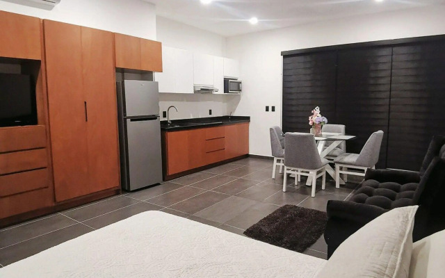 Moderno loft, a 1/2 cuadra de malecón, con alberca.