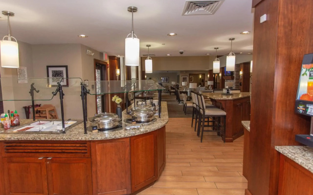 Staybridge Suites Bowling Green by IHG