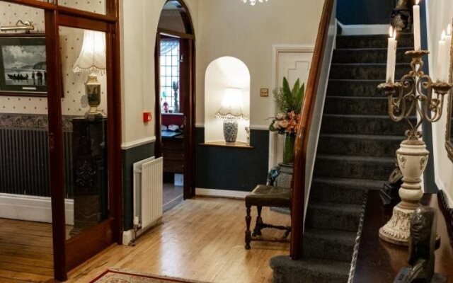 Aaron Court Bed & Breakfast