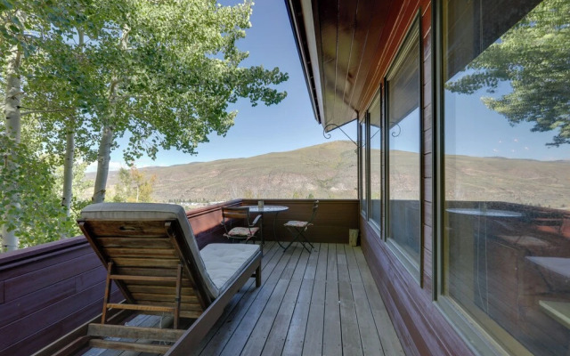 Vail 'treehouse' + Hot Tub, Sauna & Mtn Views
