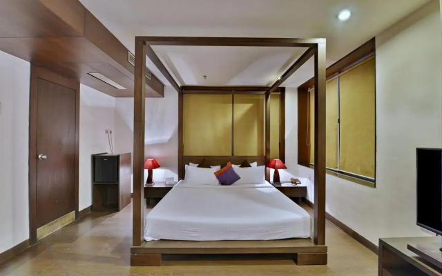 17 Degrees Hotel