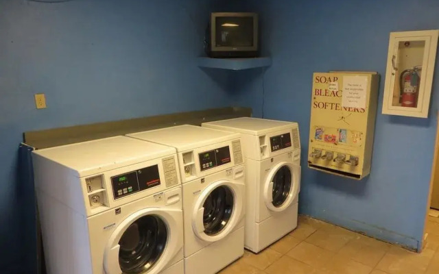 Budgetel Inn & Suites