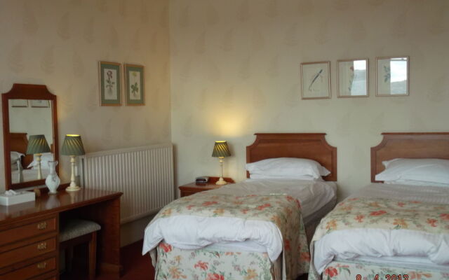 Hunters Quay Hotel