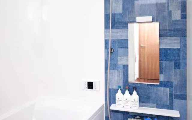 Erica – Bathroom – Tokyo