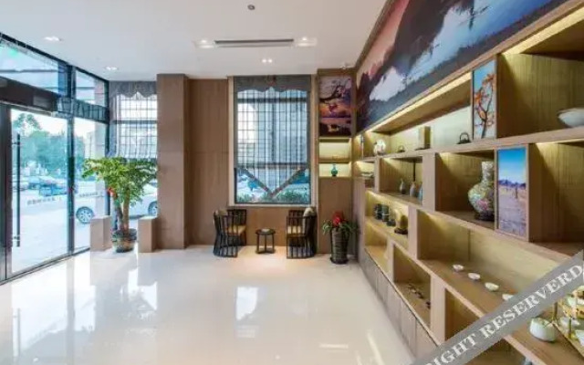 Tuke China Light Residence Hotel (Taishun Huahong Plaza Branch)