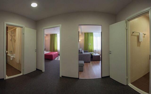 Panorama Apart And Business