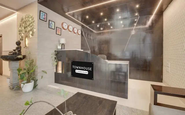 Cosy Stays at HBR Layout