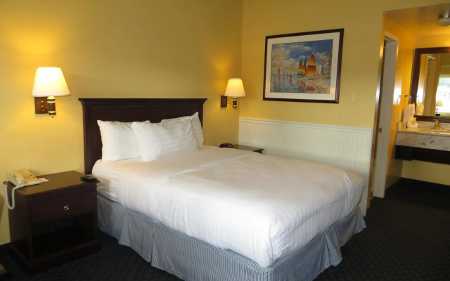 Monterey Bay Lodge