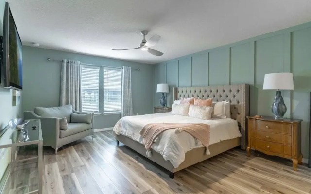 886 Windsor Island