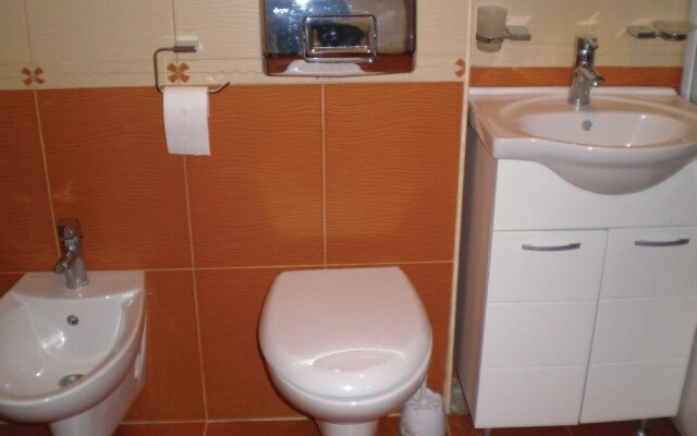 Awesome Home in Igalo With Wifi and 2 Bedrooms
