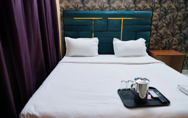 Roomshala 155 Hotel JPC