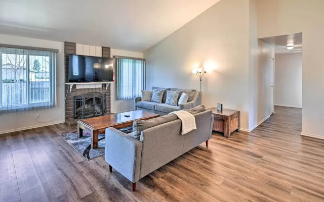 Family-friendly Oceanside Home: 5 Mi to Beach
