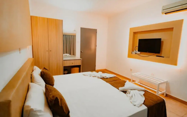 Penelope Beach Hotel Apts