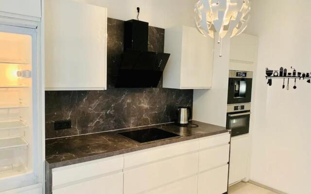 Central 75m² Apartment at Belvedere Palace
