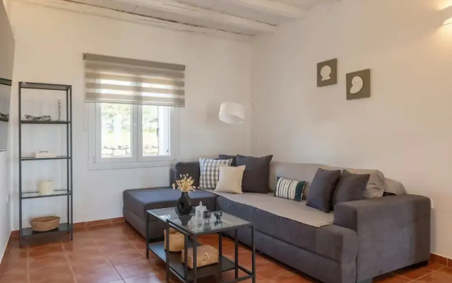 Myrsini Traditional Hillside Cottage