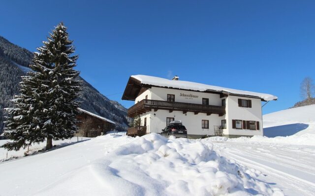 Bright Holiday Home in Saalbach With Mountain View