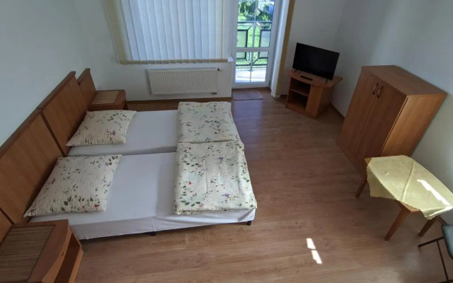 Pokoje Gościnne - Leśna 8