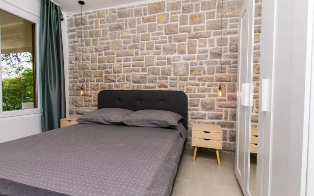 Apartment Seafront Tambaca