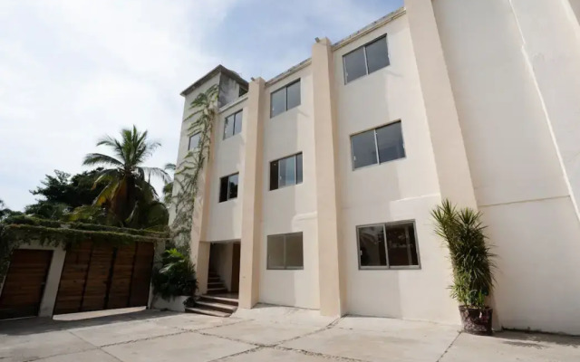 Hotel Ashly Loma Larga