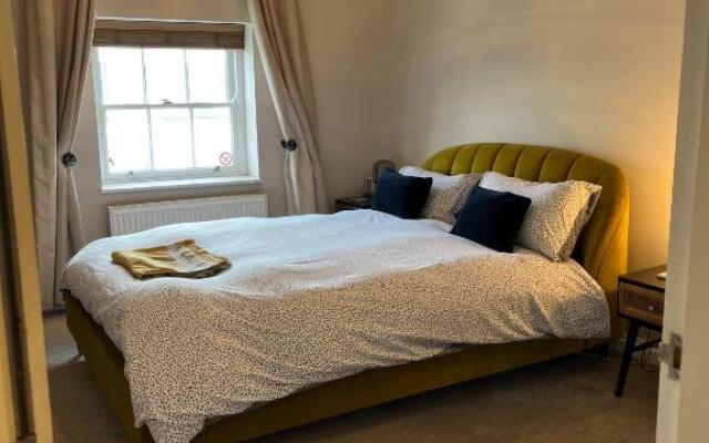 The Flat 72