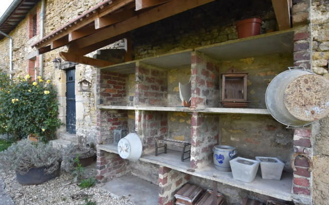 Romantic Holiday Home in Barricourt with Barbecue