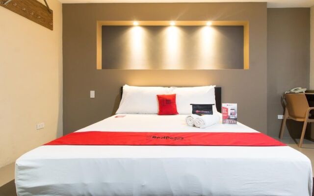 RedDoorz Plus near Laoag International Airport