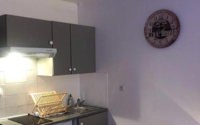 Bordeaux centre, échoppe T2 avec jardin