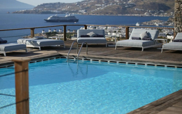 Tharroe of Mykonos