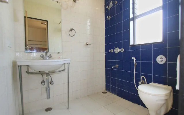 OYO 11883 Hotel Purple Inn