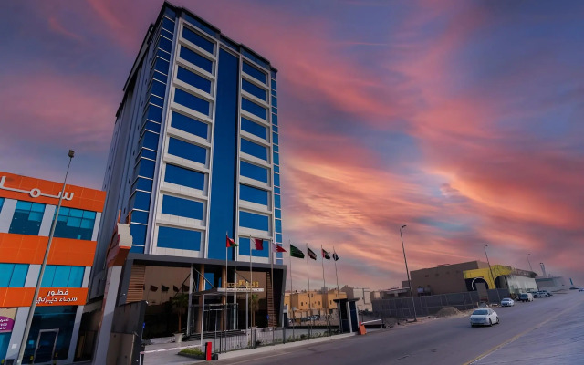 The Gate Hotel and Apartments