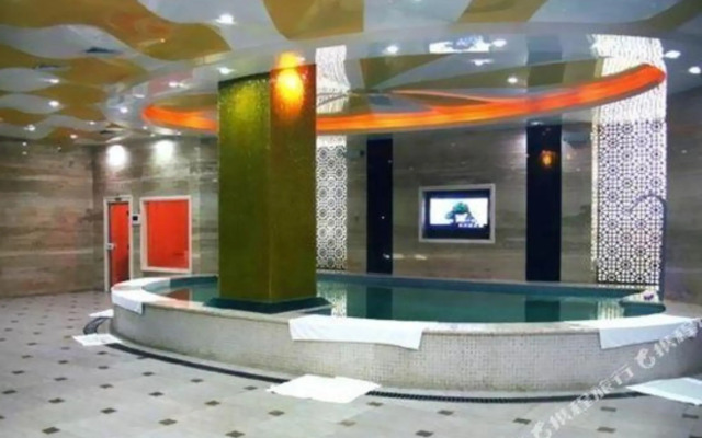 Shore River Holiday Hotel