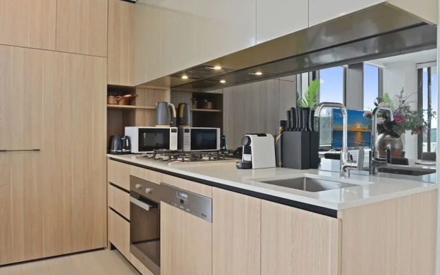 New Contemporary Apartment near Macquarie Centre