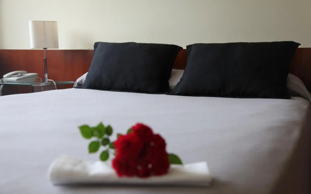 Santa Beatriz De Silva