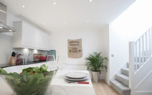 Greyhound Residences by Allô Housing