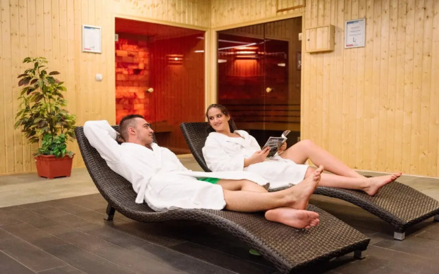 Hotel Yacht Wellness & Business